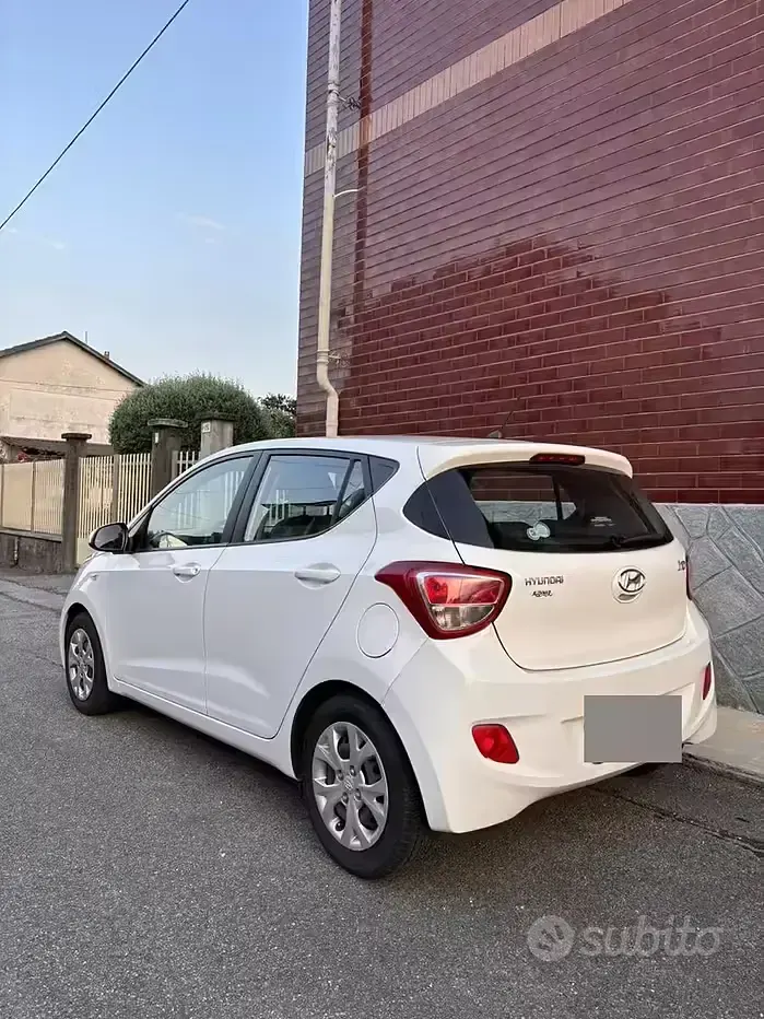 Usata Hyundai i10 66 CV (48 kW) 2014 Bianco Utilitaria
