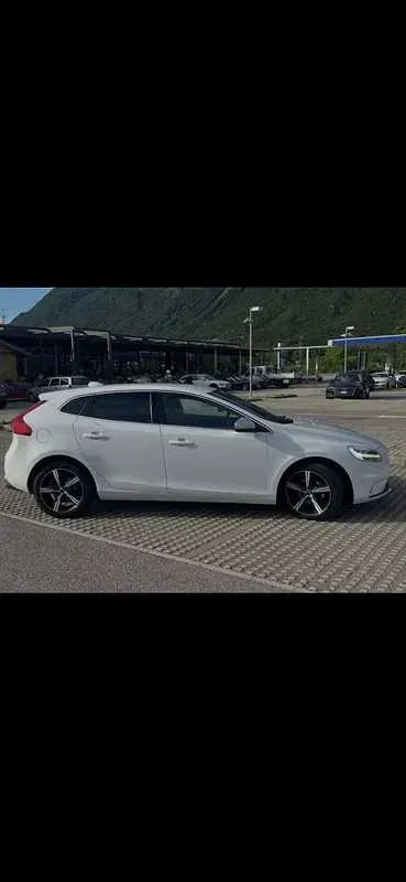 Usata Volvo V40 CC Business Edition 120 CV (88 kW) 2017 Station wagon