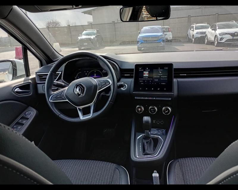 Käytetty Renault Clio V Intens 140 HP (102 kW) 2022 Valkoinen Viistoperä
