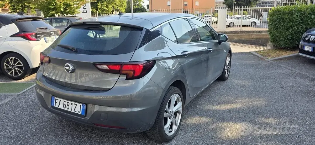 Usata Opel Astra Innovation 136 CV (100 kW) 2019 Grigio Berlina