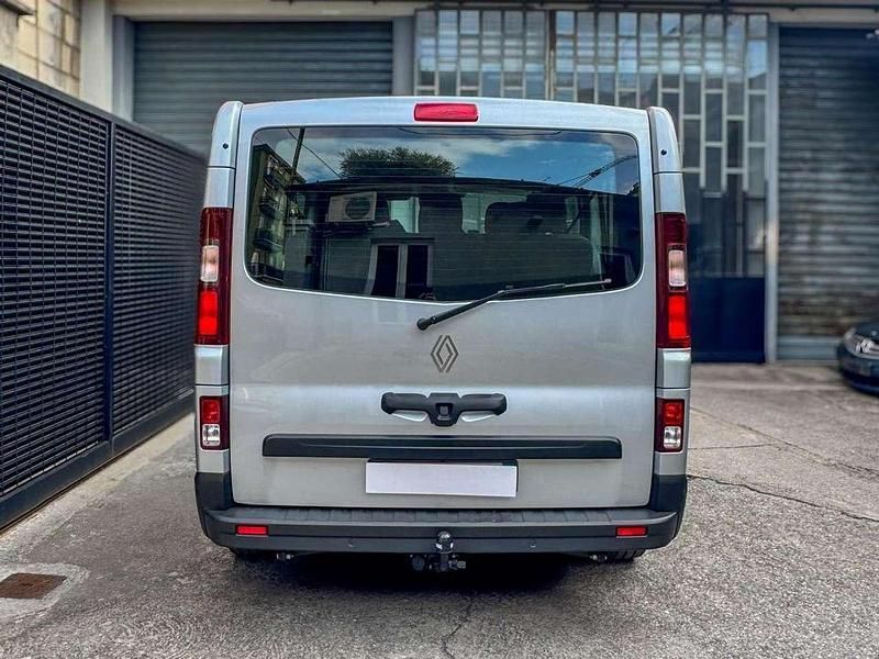Usata Renault Trafic 150 CV (110 kW) 2025 Argento Monovolume