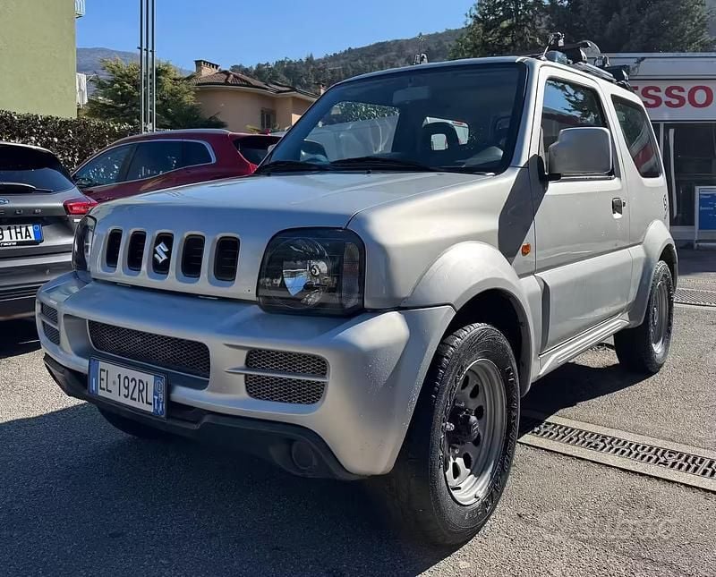 Usata Suzuki Jimny 86 CV (63 kW) 2012 Grigio SUV