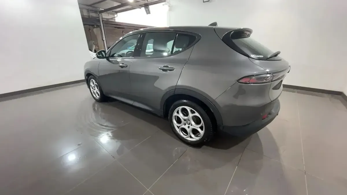 Usata Alfa Romeo Tonale Sprint 130 CV (95 kW) 2023 Grigio metallizzato SUV