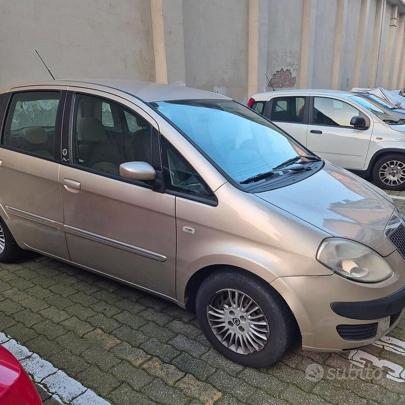 Usata Lancia Musa 95 CV (69 kW) 2005 Monovolume
