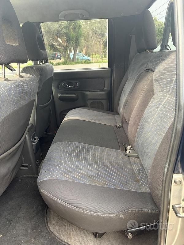 Usata Mitsubishi L200 115 CV (84 kW) 2004 Blu Pick-up