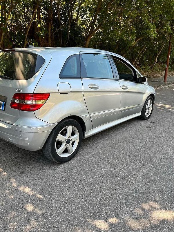 Usata Mercedes B200 2008 Grigio Monovolume