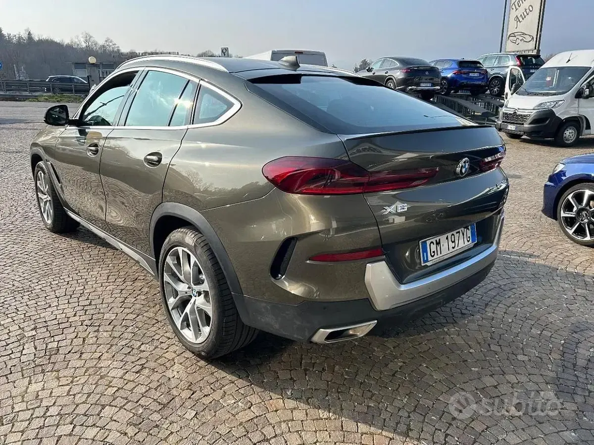 Usata BMW X6 xLine 286 CV (210 kW) 2023 Verde SUV
