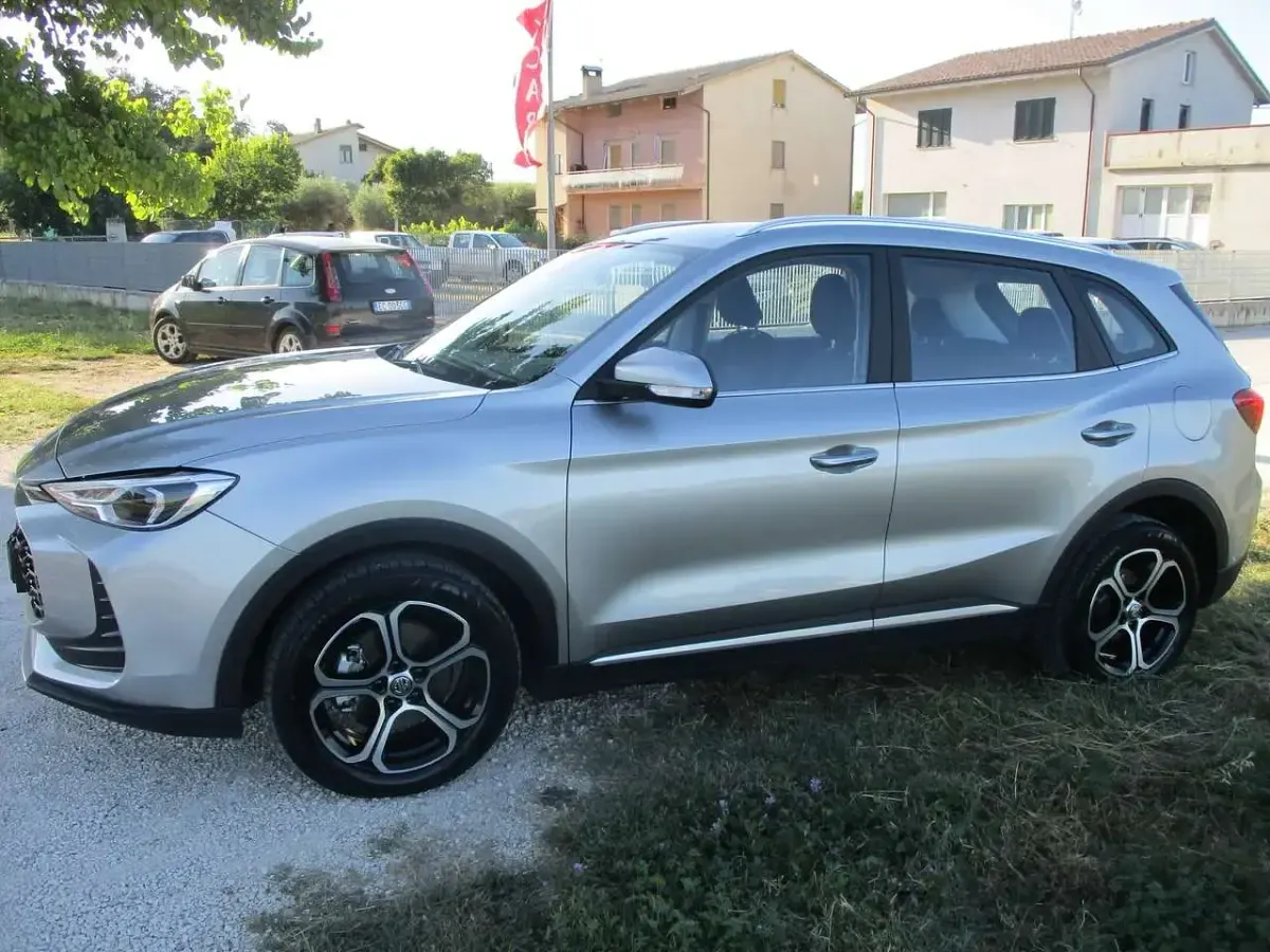 Usata MG ZS Comfort 102 CV (75 kW) 2025 Argento SUV
