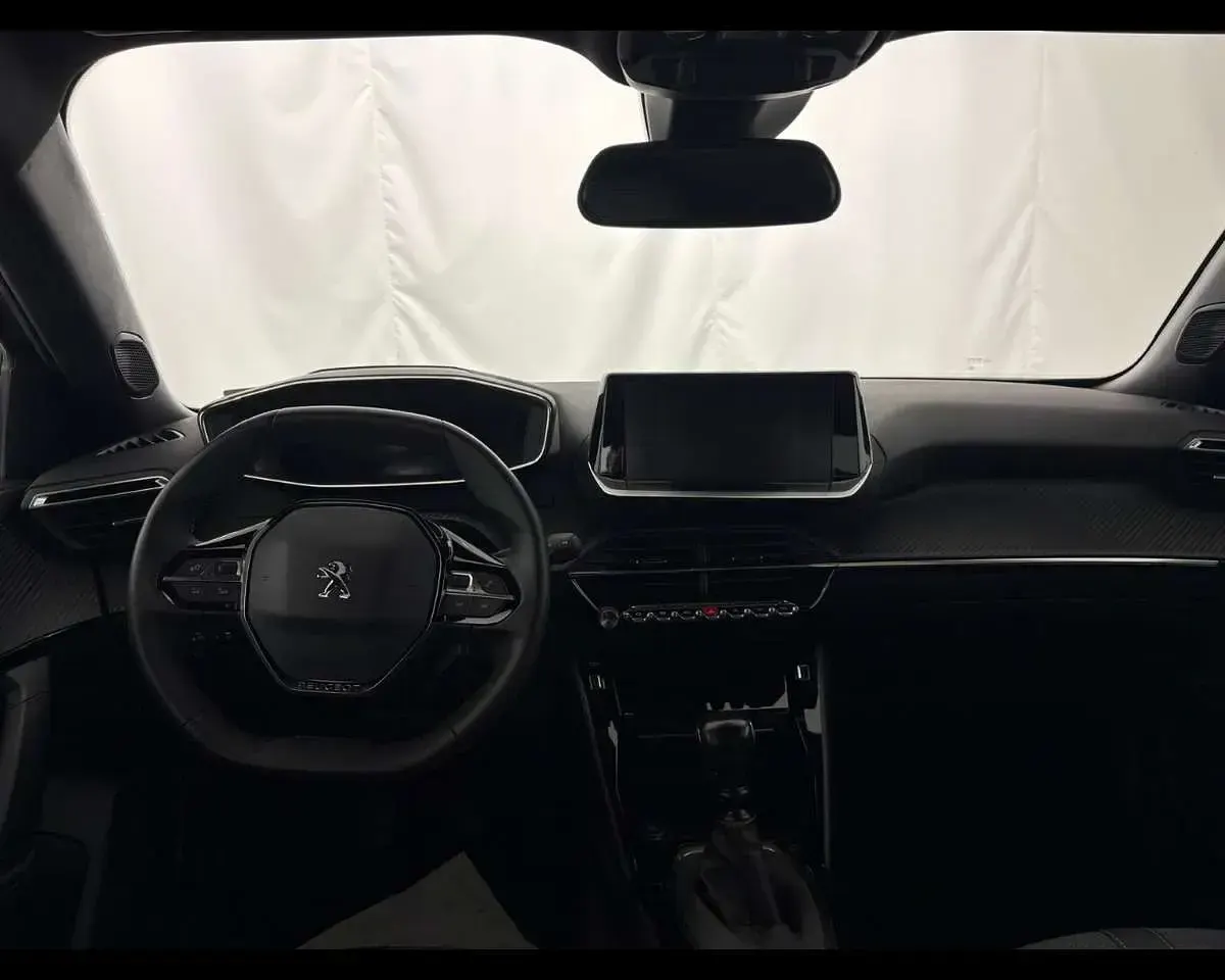 Usata Peugeot 2008 Allure 131 CV (96 kW) 2023 Grigio artense SUV