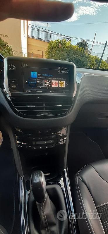 Usata Peugeot 2008 Allure 2017 Bianco SUV