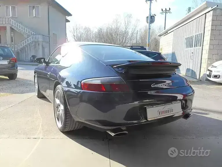 Usata Porsche 911 Carrera 4 320 CV (235 kW) 2003 Blu Coupé