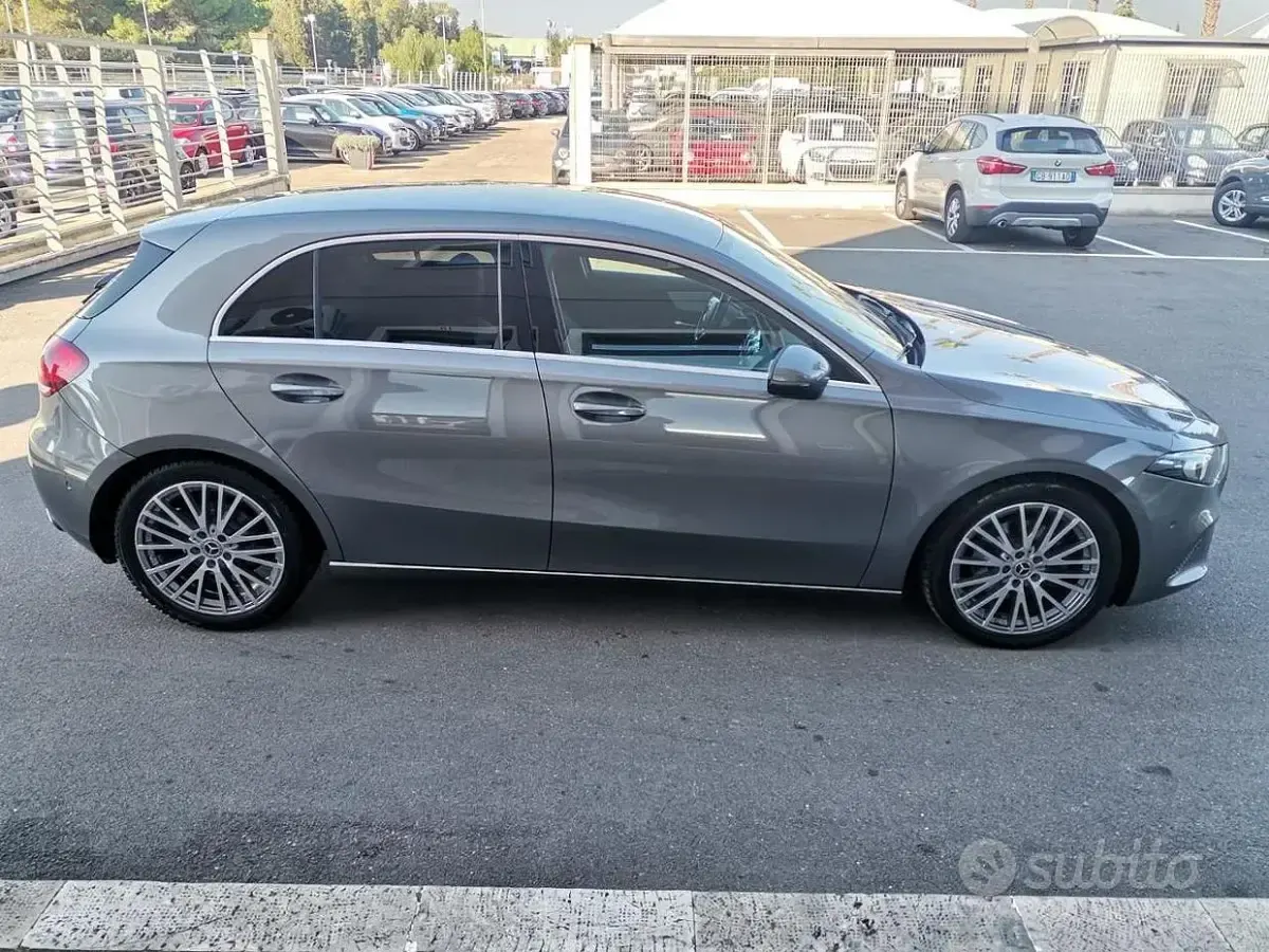 Usata Mercedes A200 150 CV (110 kW) 2021 Grigio Berlina