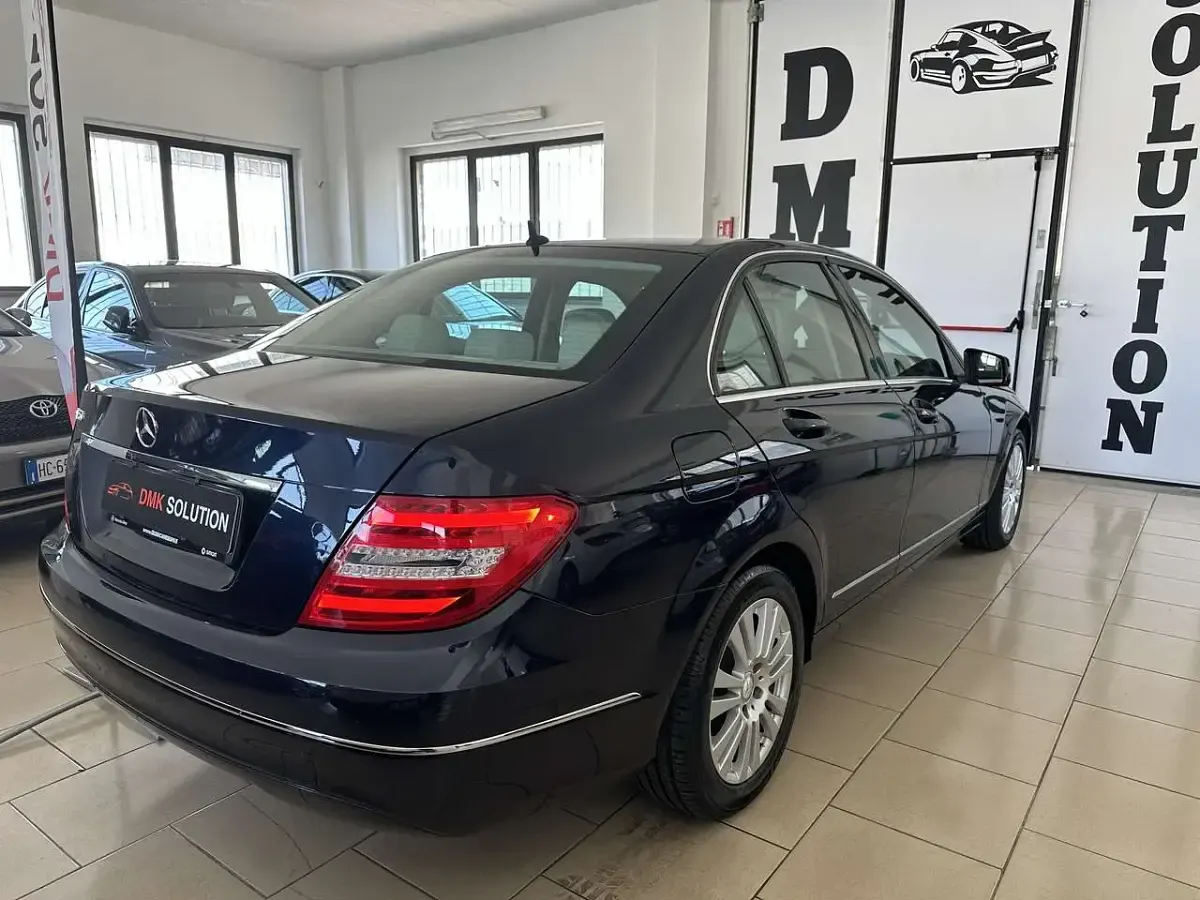 Usata Mercedes C180 Elegance 156 CV (114 kW) 2013 Tanzanite blue Berlina