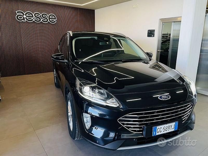 Usata Ford Kuga Titanium 120 CV (88 kW) 2021 Nero SUV