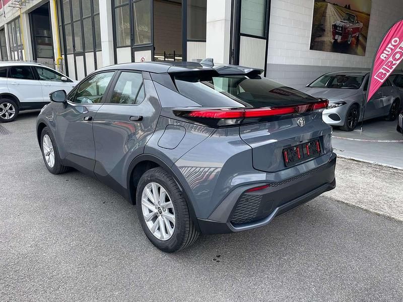 Nuova Toyota C-HR Active 98 CV (72 kW) 2026 Ash grey SUV