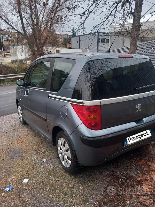 Usata Peugeot 1007 70 CV (51 kW) 2008 Grigio Monovolume