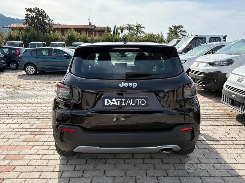 Usata Jeep Avenger Altitude 101 CV (74 kW) 2024 Nero SUV