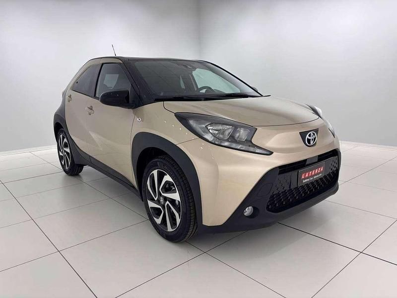 Ginger beige & black met Nuova 2025 Toyota Aygo X Trend SUV | 15.600 € (Ottimo prezzo) - Immagine 1/4