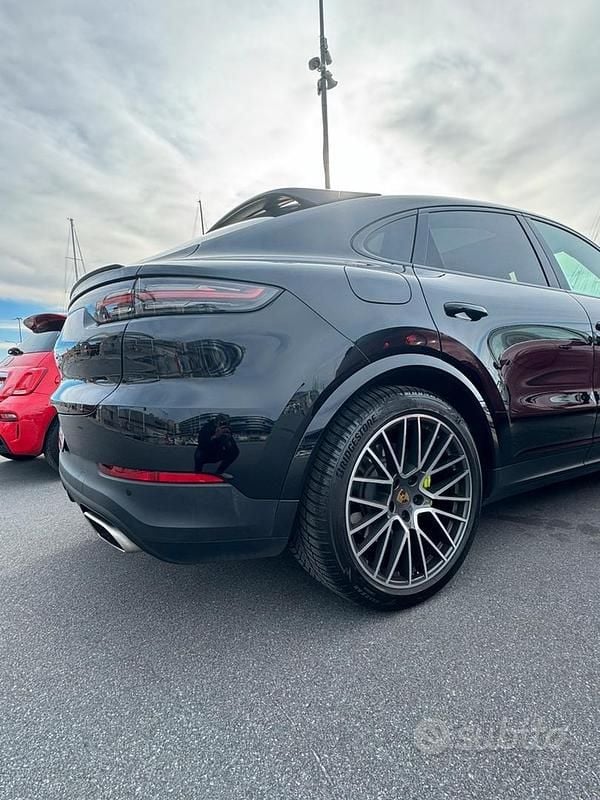 Usata Porsche Cayenne Coupe 2022 Nero Coupé