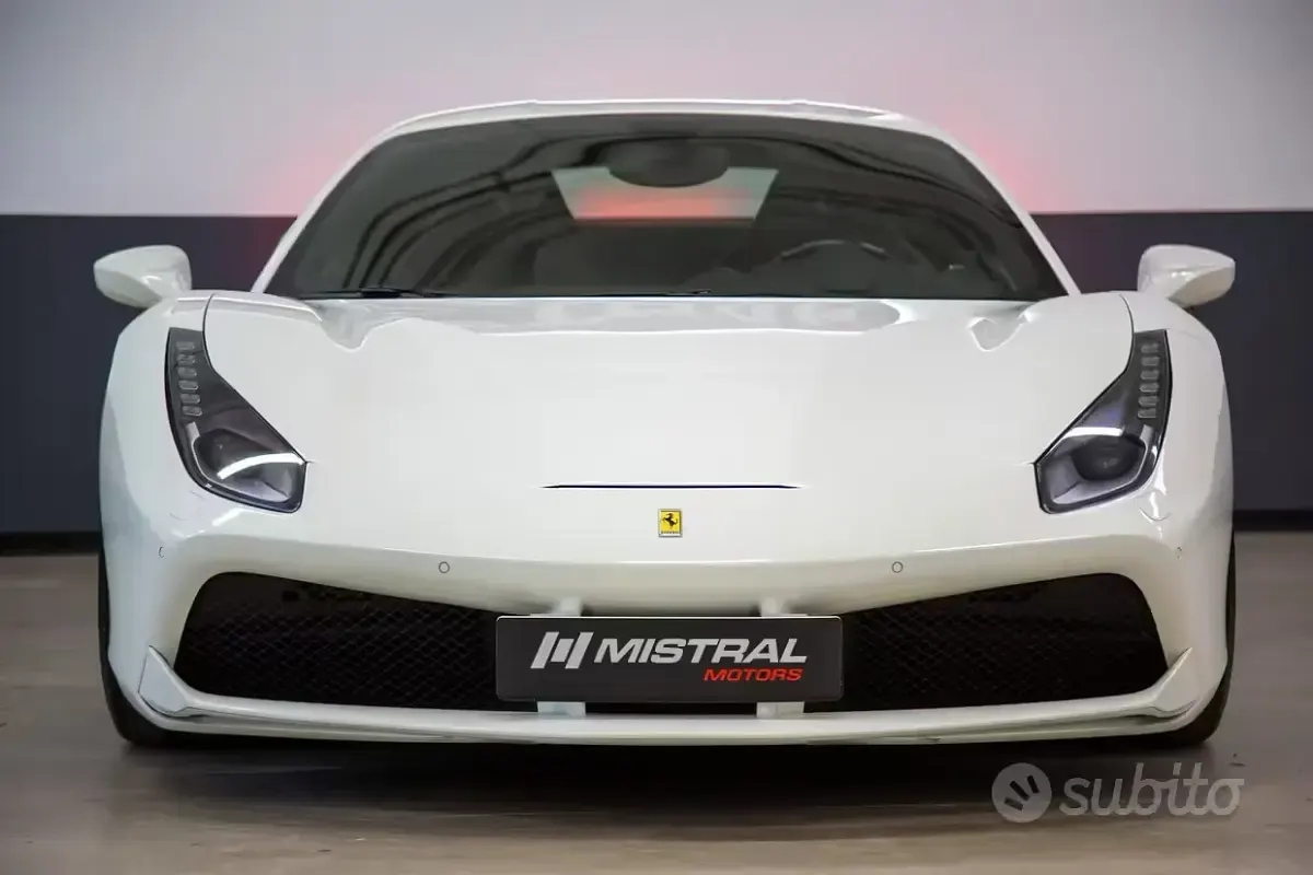Usata Ferrari 488 670 CV (492 kW) 2016 Bianco Coupé