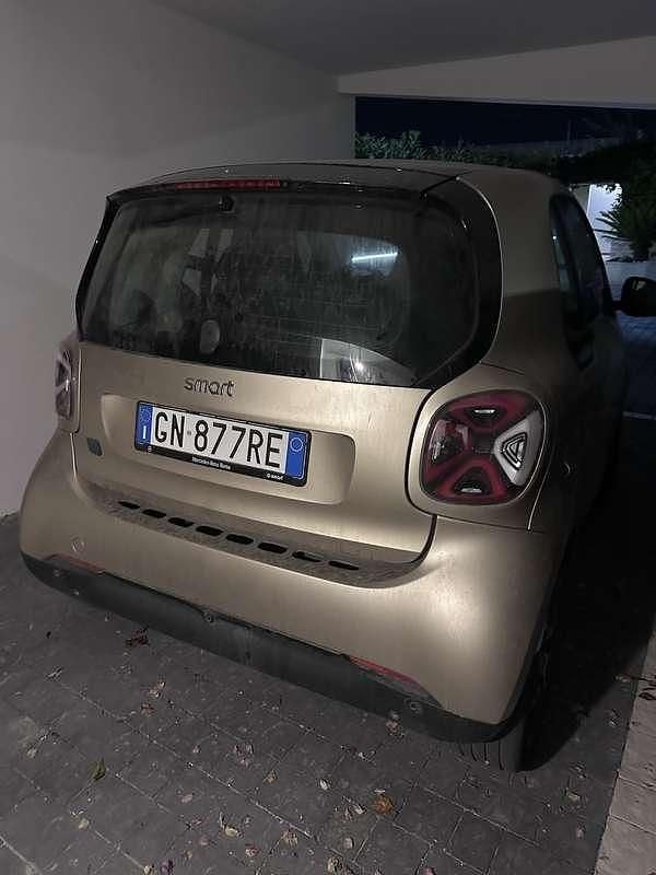 Usata 2023 Smart ForTwo Electric Drive Due volumi | 15.500 € (Buon prezzo) - Immagine 1/2