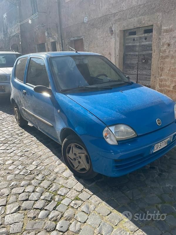 Usata Fiat 600 54 CV (39 kW) 2004 Blu Berlina