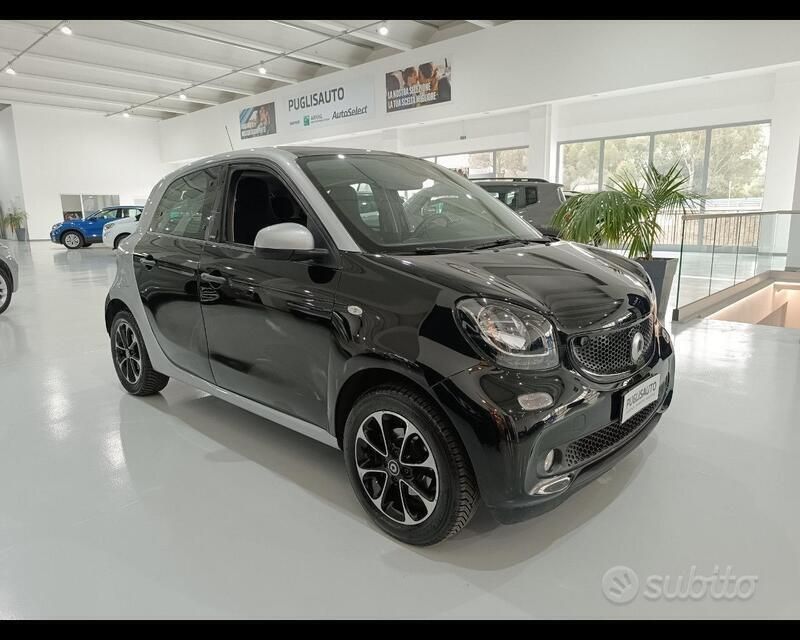 Grigio metallizzato Usata 2016 Smart ForFour Passion Tre volumi | 10.500 € (Buon prezzo) - Immagine 1/4
