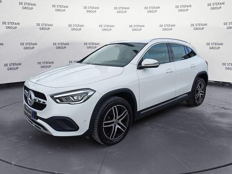 Usata Mercedes GLA180 116 CV (85 kW) 2022 Bianco polare SUV