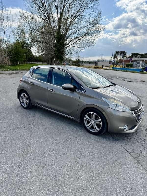 Usata Peugeot 208 Allure 68 CV (50 kW) 2013 Utilitaria