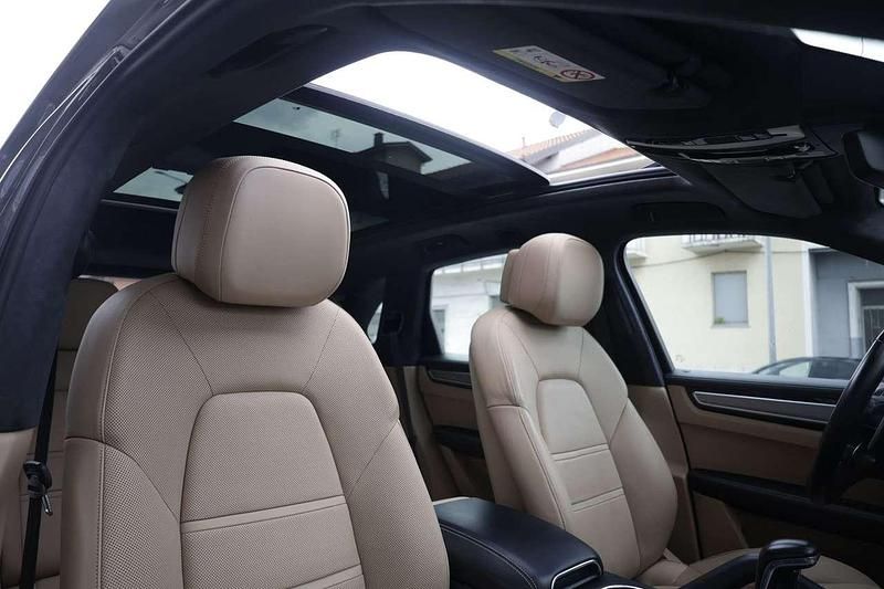 Usata Porsche Cayenne Turbo S 680 CV (500 kW) 2019 Grigio SUV