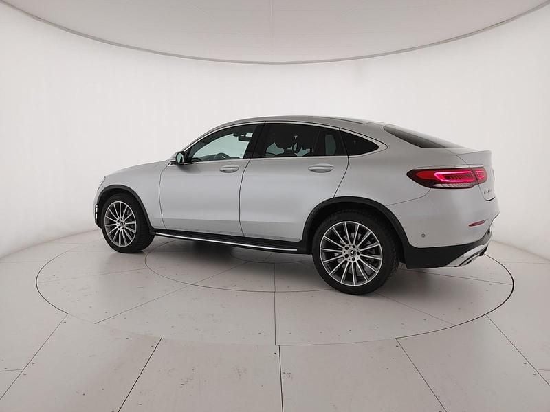 Usado Mercedes GLC220 Premium 194 CV (142 kW) 2019 Plateado Coupe