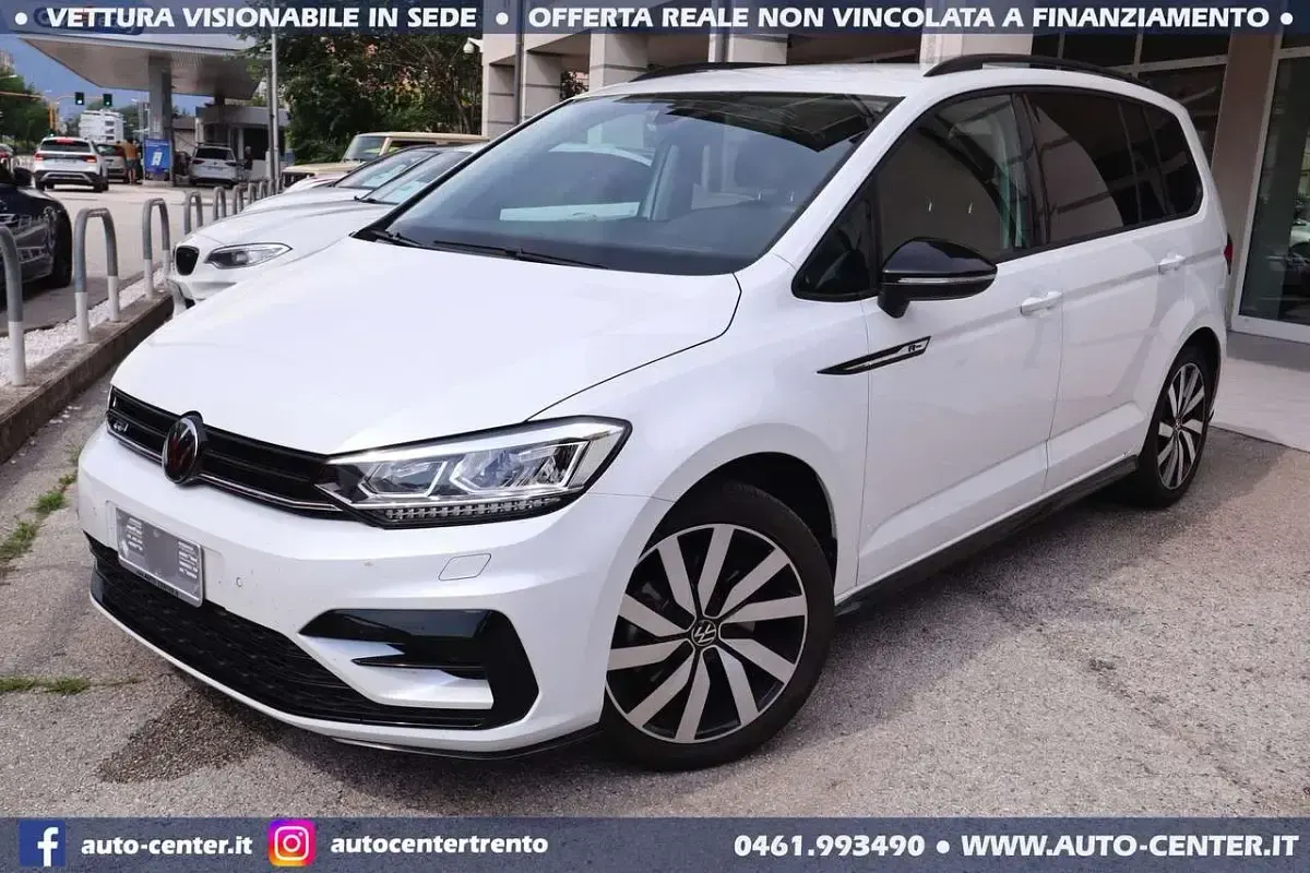 Usata VW Touran Executive 150 CV (110 kW) 2024 Bianco Monovolume