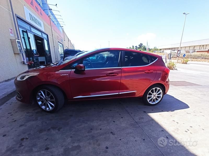 Usata Ford Fiesta 100 CV (73 kW) 2019 Rosso Utilitaria