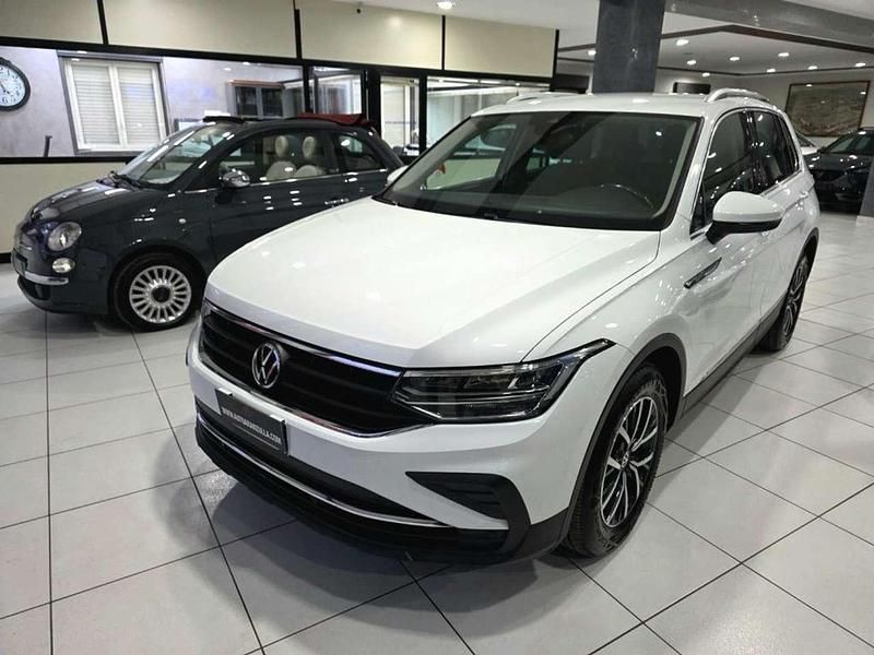 Bianco(met.) Usata 2022 VW Tiguan Life SUV | 23.990 € (Super prezzo) - Immagine 1/4