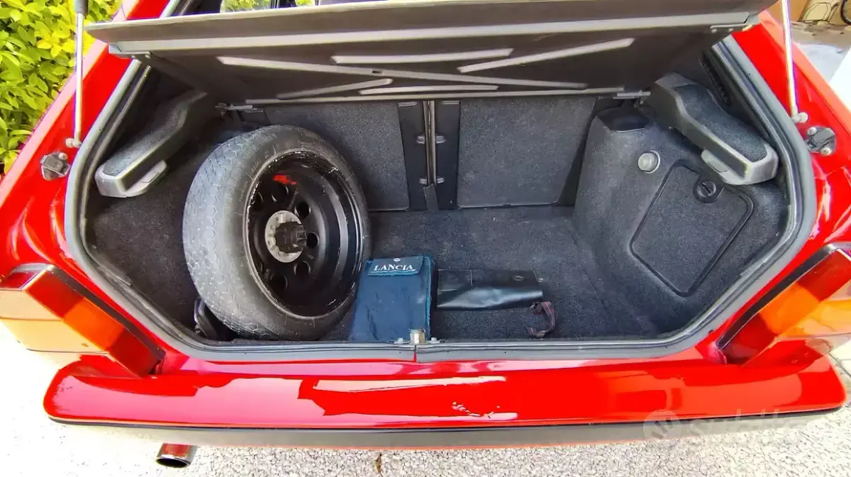 Usata Lancia Delta 196 CV (144 kW) 1989 Utilitaria