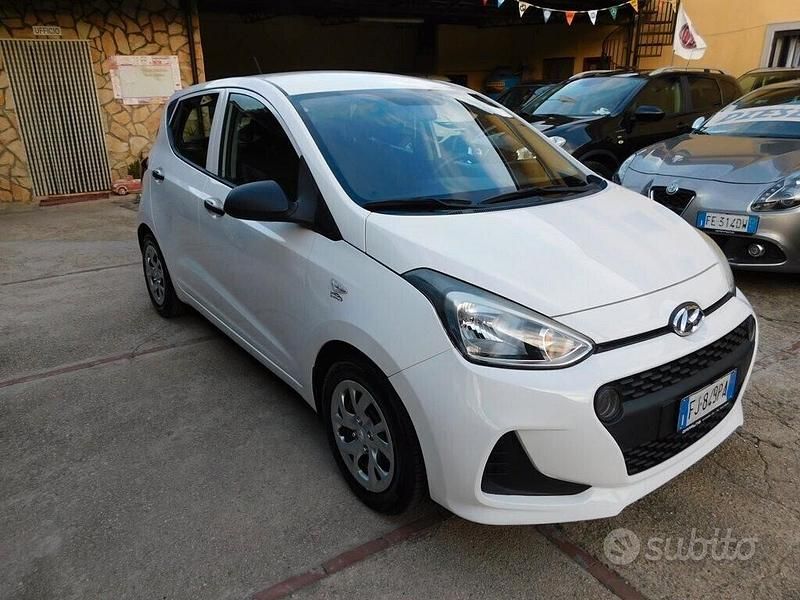 Usata Hyundai i10 Style 69 CV (50 kW) 2017 Bianco Utilitaria
