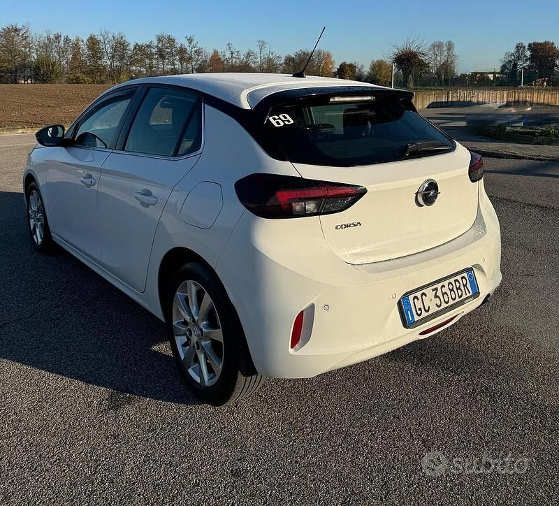 Usata Opel Corsa Edition 101 CV (74 kW) 2020 Beige Berlina