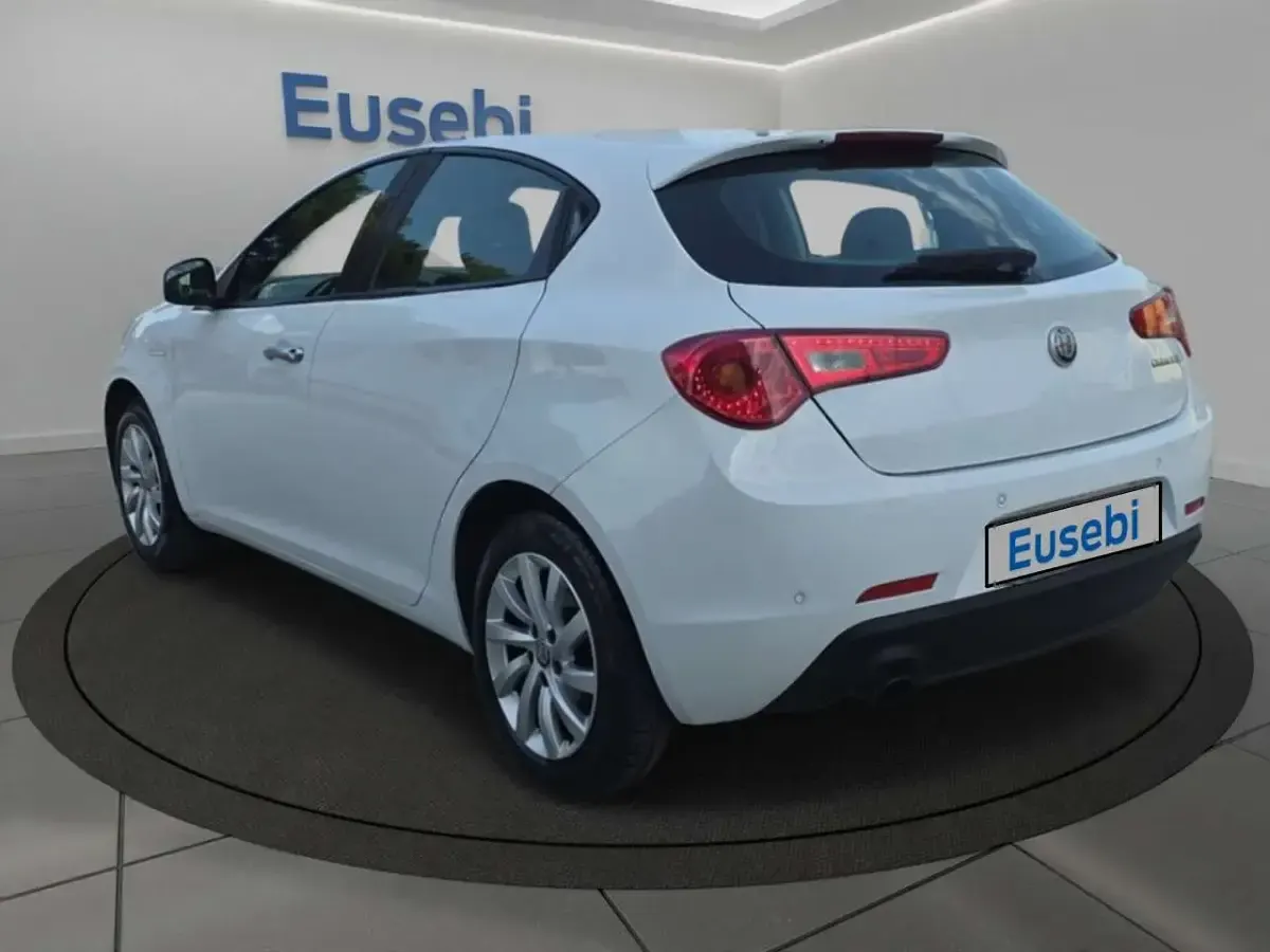 Usata Alfa Romeo Giulietta 120 CV (88 kW) 2016 Bianco Utilitaria