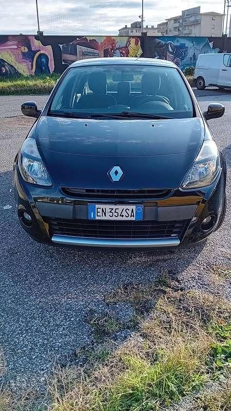 Usata Renault Clio IV 75 CV (55 kW) 2012 Nero Berlina