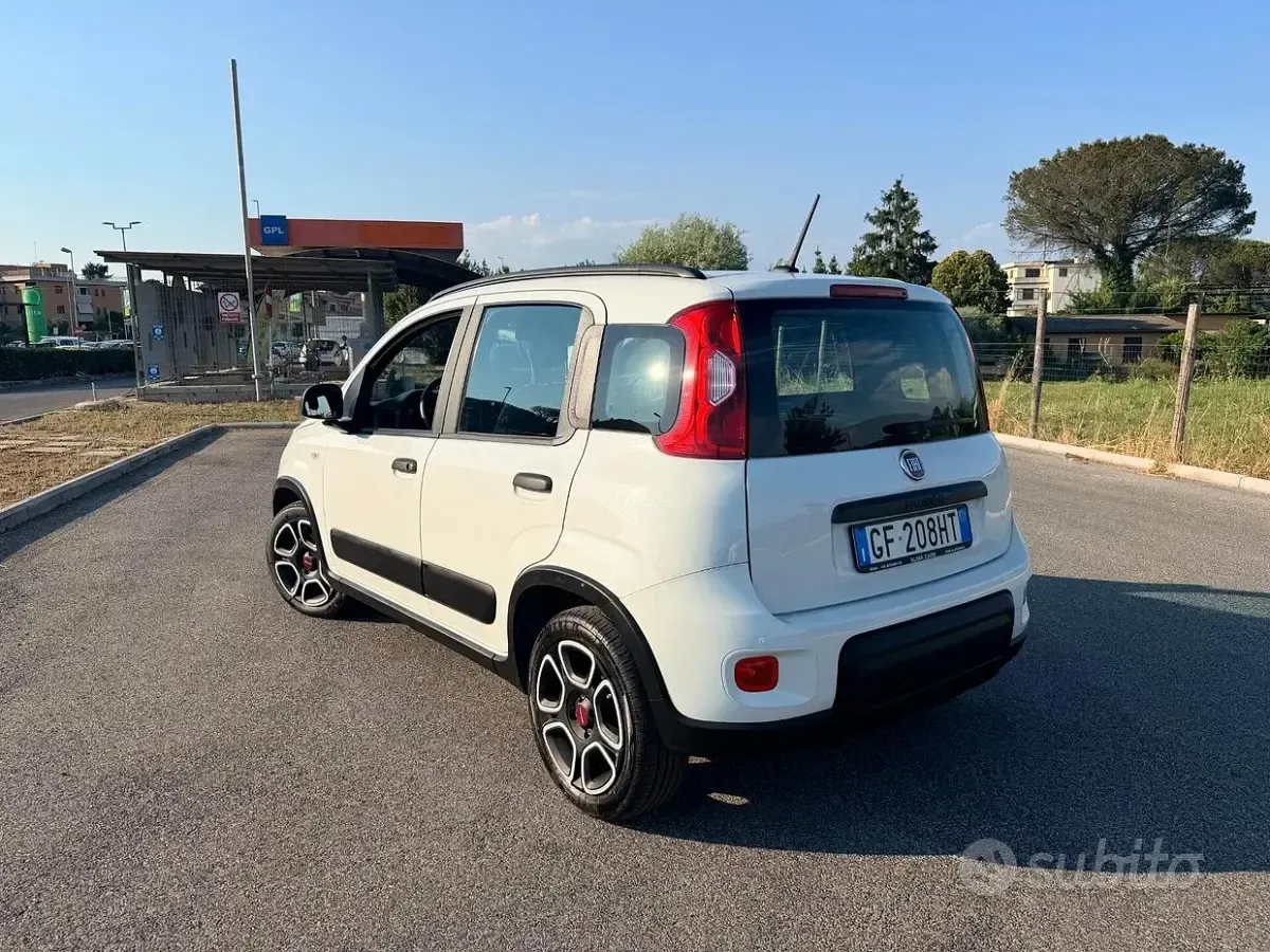 Usata Fiat Panda City Life 69 CV (50 kW) 2021 Bianco Utilitaria