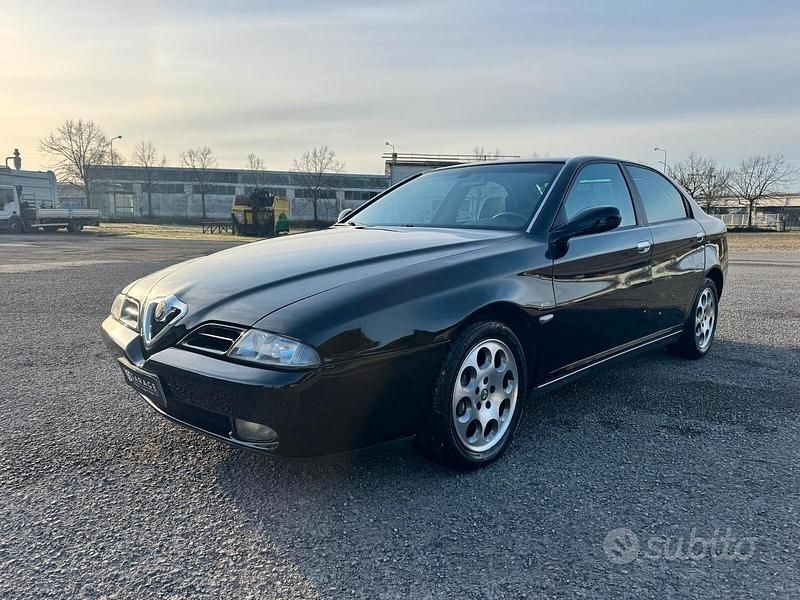 Usata Alfa Romeo 166 Super 205 CV (150 kW) 1999 Nero Berlina
