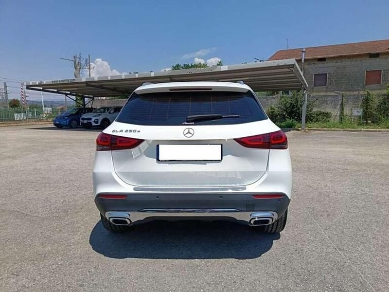 Usata Mercedes GLA250 160 CV (117 kW) 2020 Bianco SUV