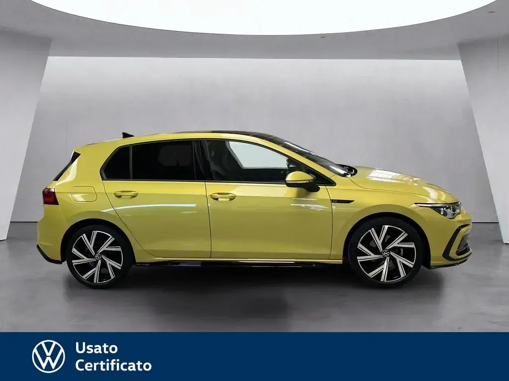 Usata VW Golf VII R-line 150 CV (110 kW) 2020 Giallo / pastello Berlina