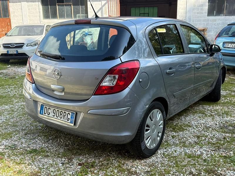 Usata Opel Corsa 2008 Grigio Berlina