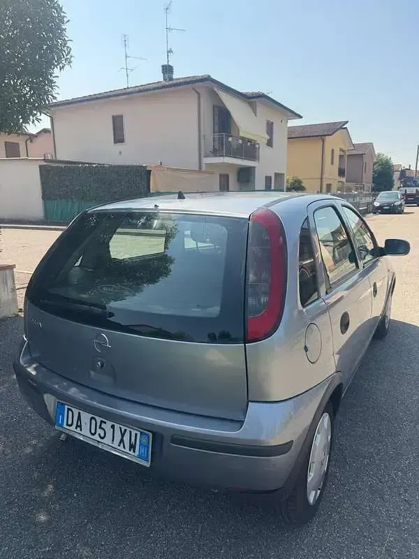 Usata Opel Corsa Club 60 CV (44 kW) 2006 Utilitaria
