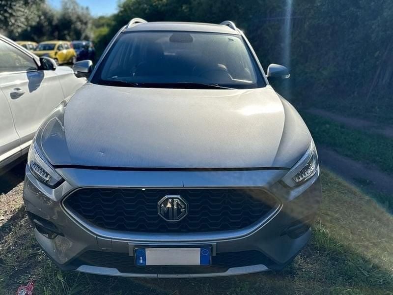 Usata MG ZS Luxury 111 CV (81 kW) 2023 Argento Berlina