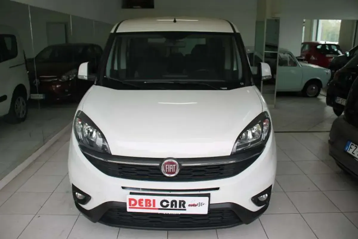Usata Fiat Doblò 120 CV (88 kW) 2021 Bianco Monovolume