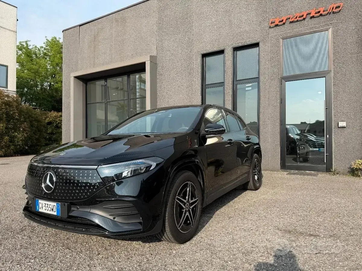 Usata Mercedes EQA250+ AMG Line Premium 94 kW (129 CV) 2024 Nero SUV