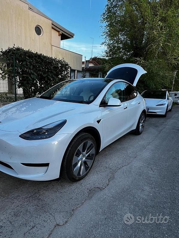 Usata Tesla Model Y RWD 219 kW (299 CV) 2023 Bianco SUV