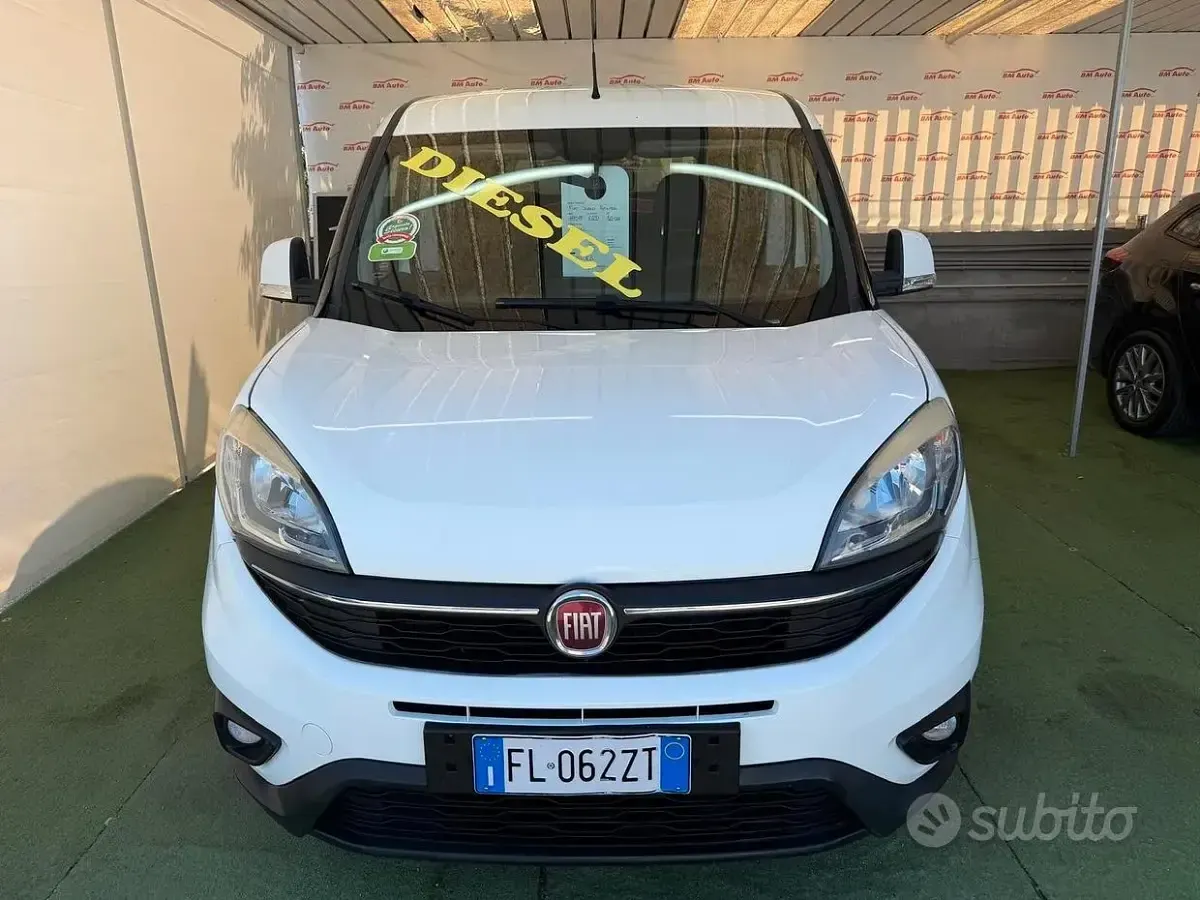 Usata Fiat Doblò 105 CV (77 kW) 2017 Bianco Monovolume